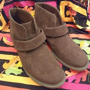 Proline mocha suede chukka boots